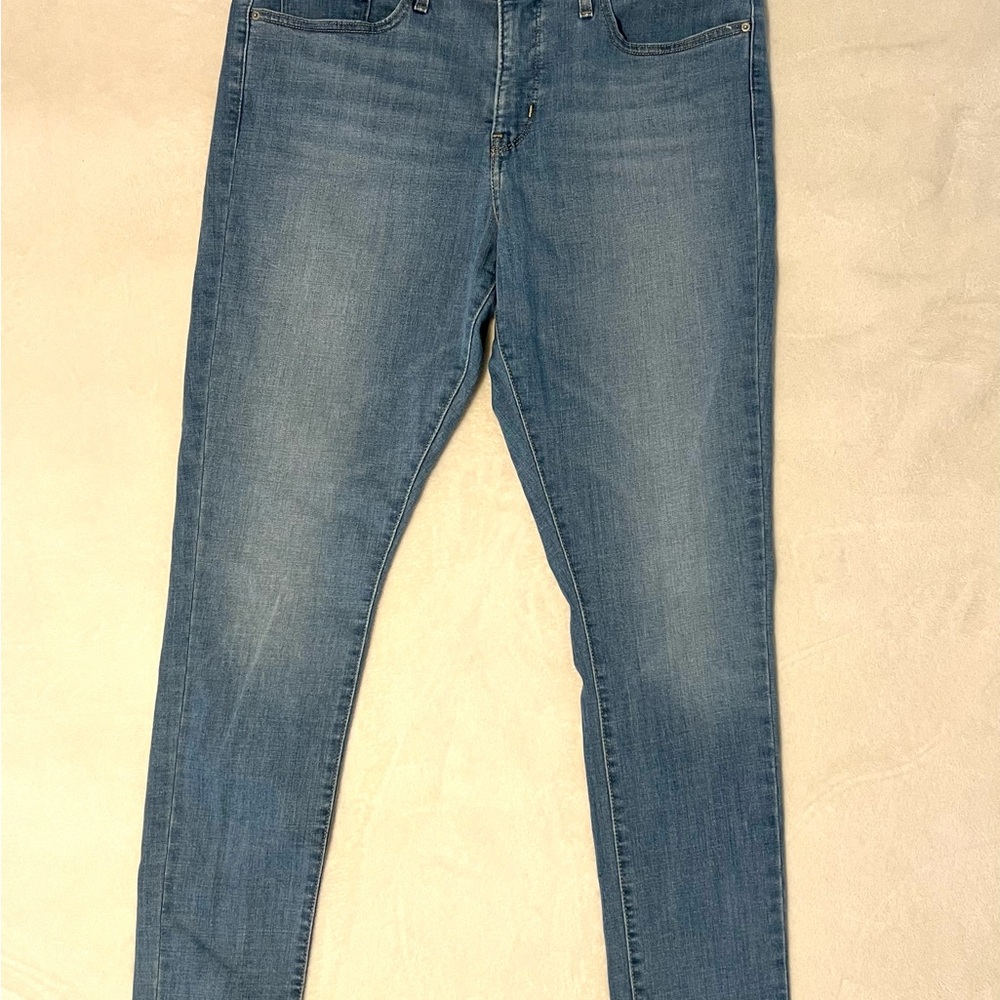 Levi’s 311 Shaping Skinny Women’s Jeans